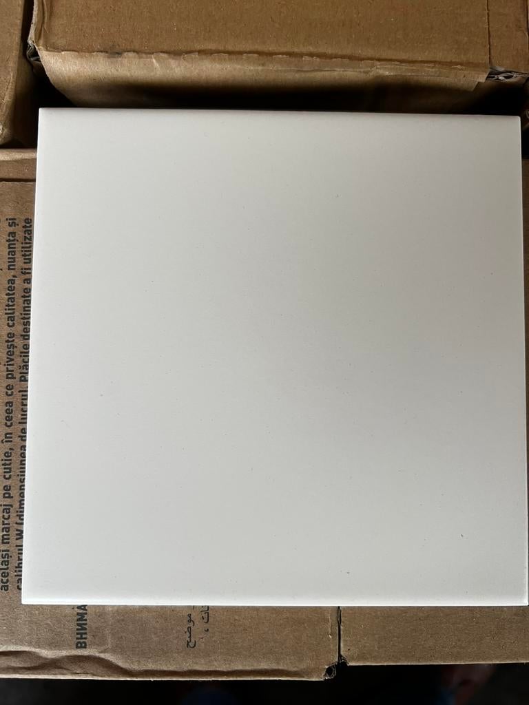 Wandtegels in diverse kleuren en afwerking mat en blinkend, Ophalen, Zo goed als nieuw, Wandtegels