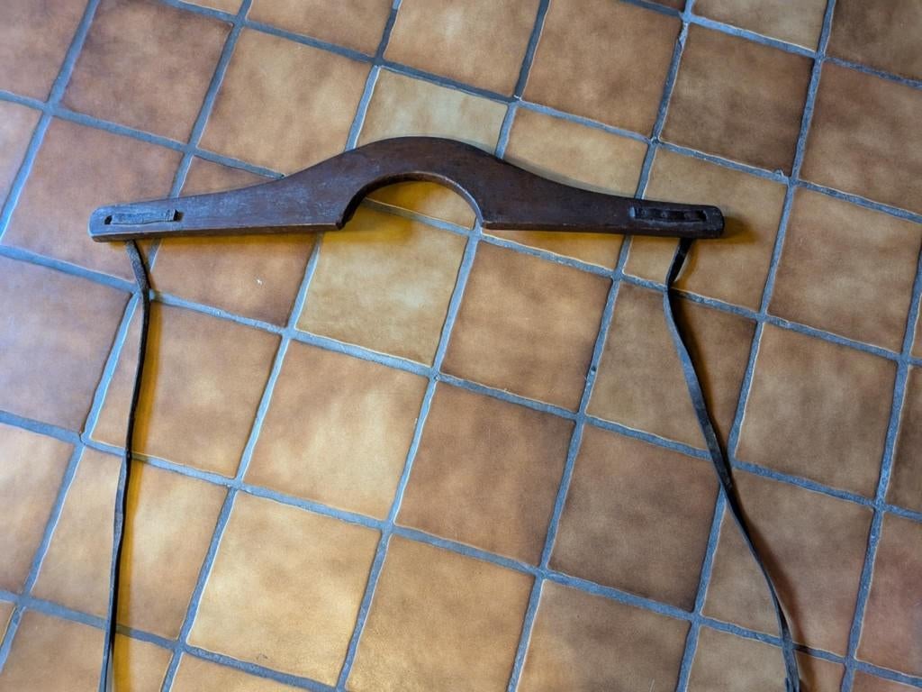 Ancien joug de beauf en chêne ., Enlèvement