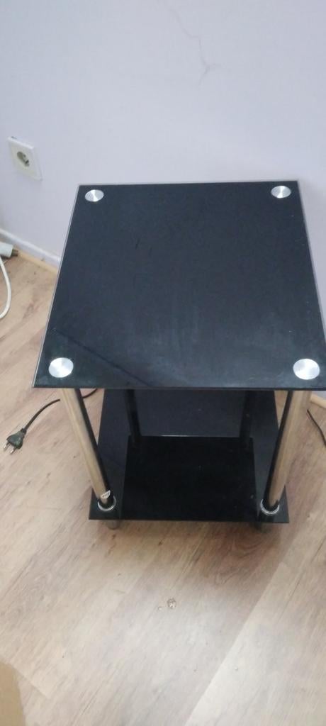 Table en verre, Enlèvement, Verre