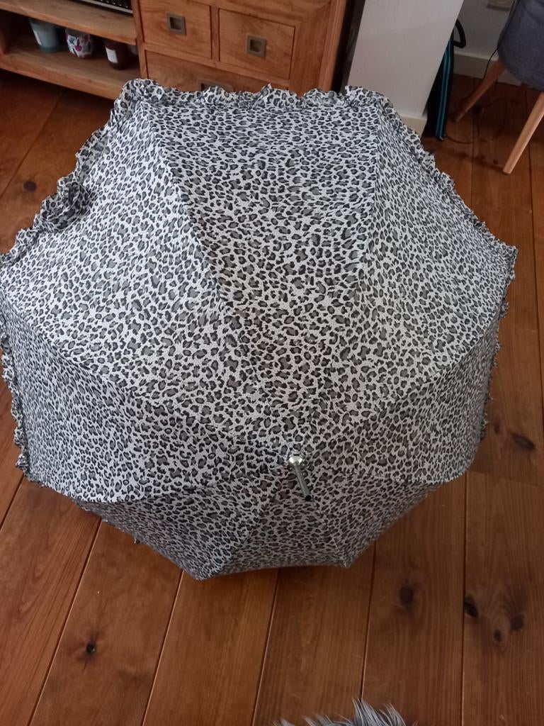 Damesparaplu, Ophalen