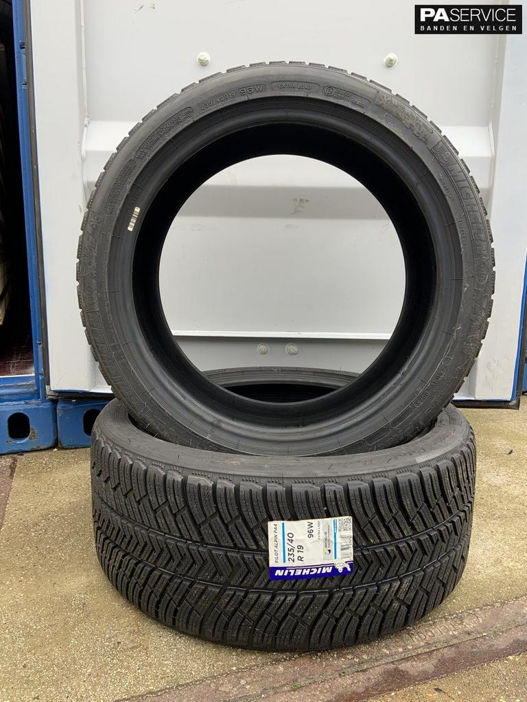 2x Nieuwe Michelin 235 40 19 Winterbanden, Neuf, Pneus et Jantes, Pneus hiver, -
