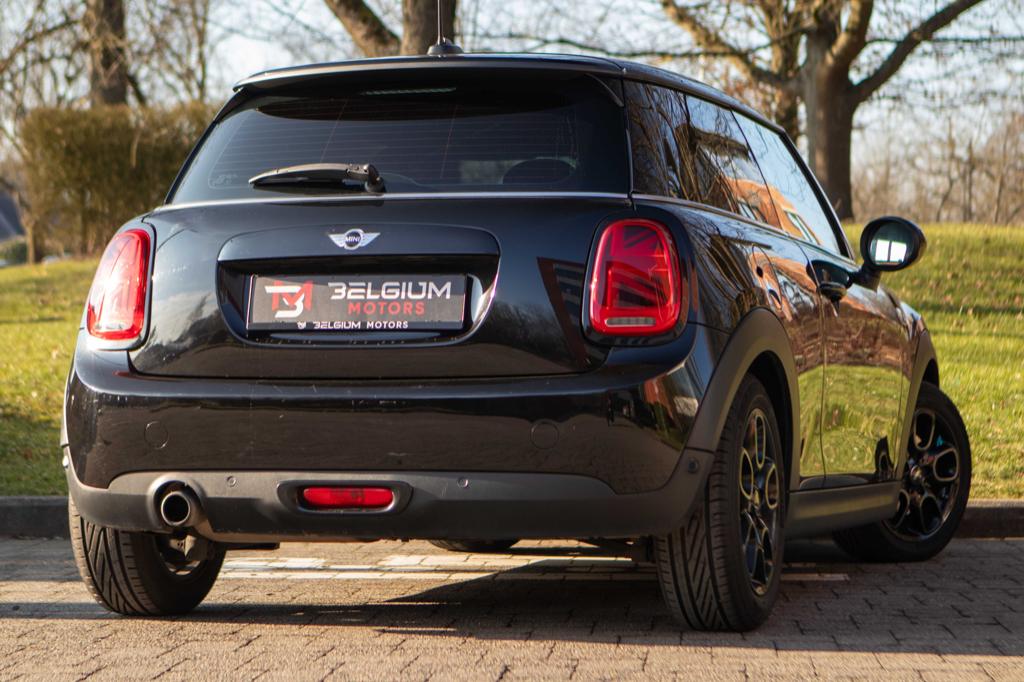 MINI Cooper 1.5 - Pro Pack - Volledig zwart -Stoelverwarming, 4 zetels, Euro 6, 1595 kg, Zwart