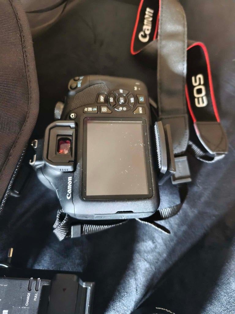 Canon 2000D, Audio, Tv en Foto, Fotocamera's Digitaal, Ophalen, Zo goed als nieuw, Canon