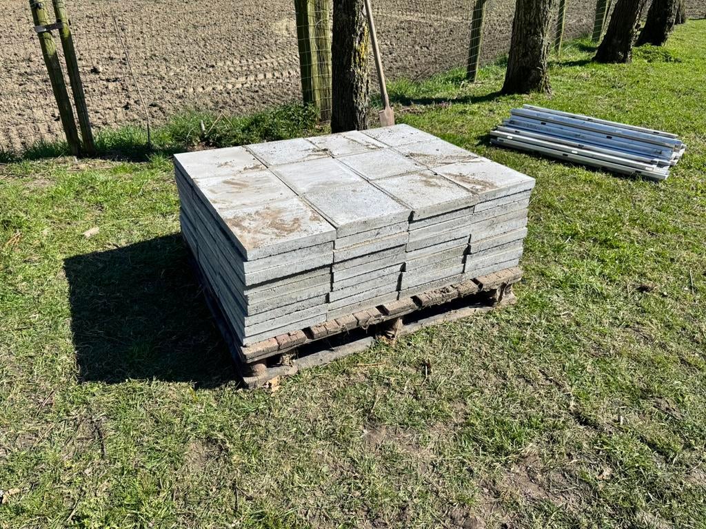 Betontegels, Ophalen, Zo goed als nieuw