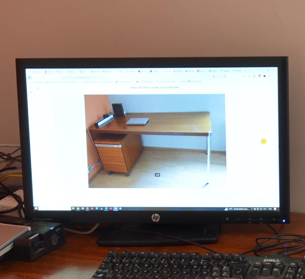 Moniteur HP COMPAQ LA2306x et son câble VGA, Computers en Software, Monitoren, Ophalen, VGA