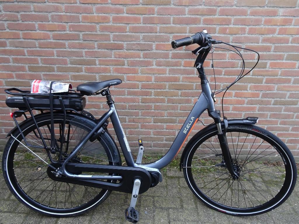 in echt nieuw staat stella midden motor met 500 watt accu, Fietsen en Brommers, 51 tot 55 cm, Ophalen, Zo goed als nieuw, 50 km per accu of meer
