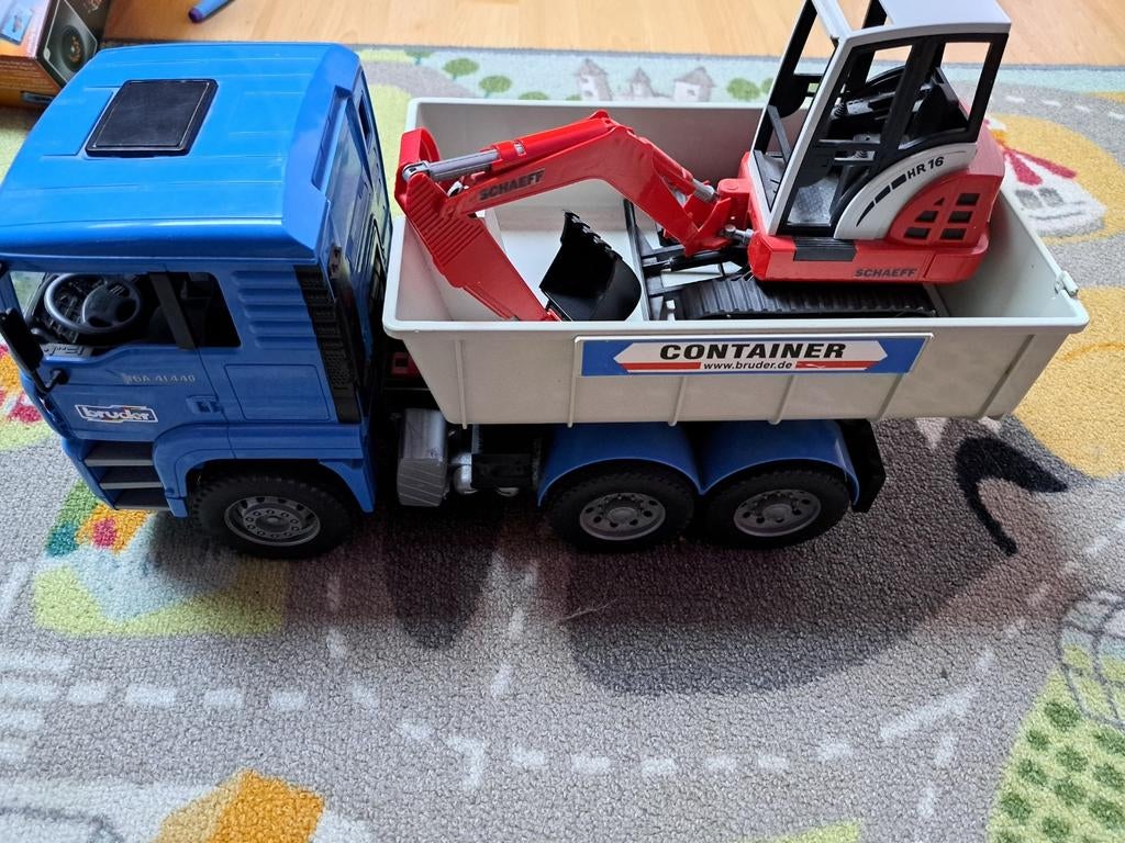 Bruder camion porte container, Enfants & Bébés, Jouets | Véhicules en jouets, Enlèvement