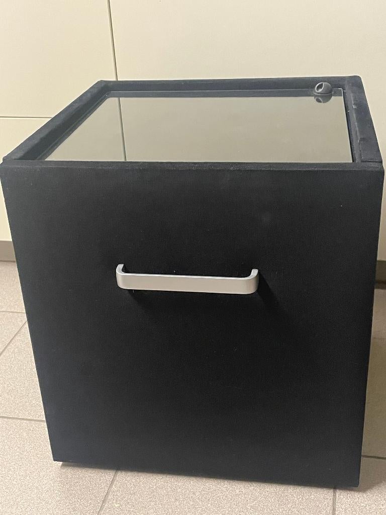 Nachtkastje zwart, Ophalen, Overige materialen, Minder dan 45 cm, Zo goed als nieuw