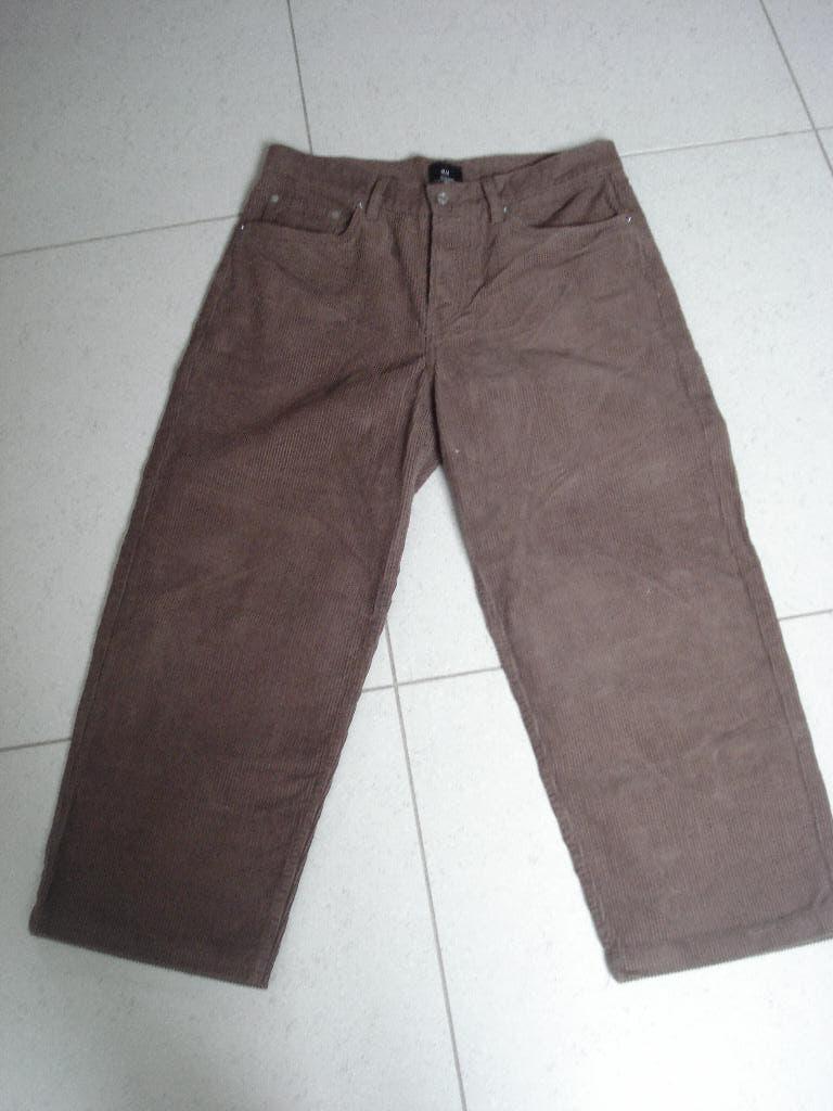H&M bruine velourse broek, heren/jongens. mt 32, Vêtements | Hommes, Pantalons, Porté, Brun, Enlèvement ou Envoi