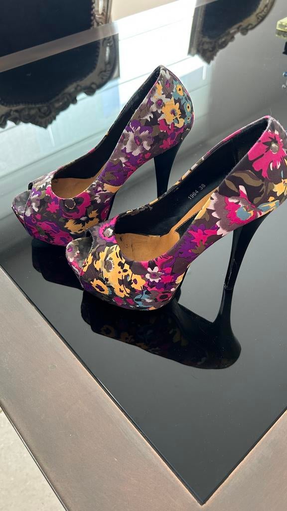 Pumps 12,99€, Kleding | Dames, Schoenen, Pumps, Overige kleuren, Ophalen of Verzenden, Zo goed als nieuw