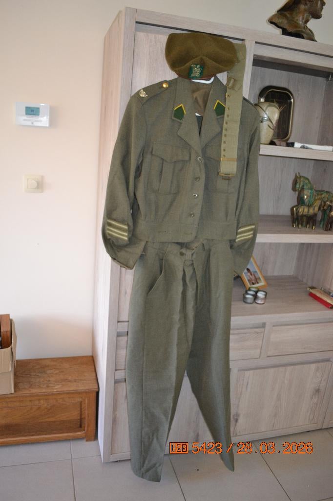 Costume militaire, Enlèvement