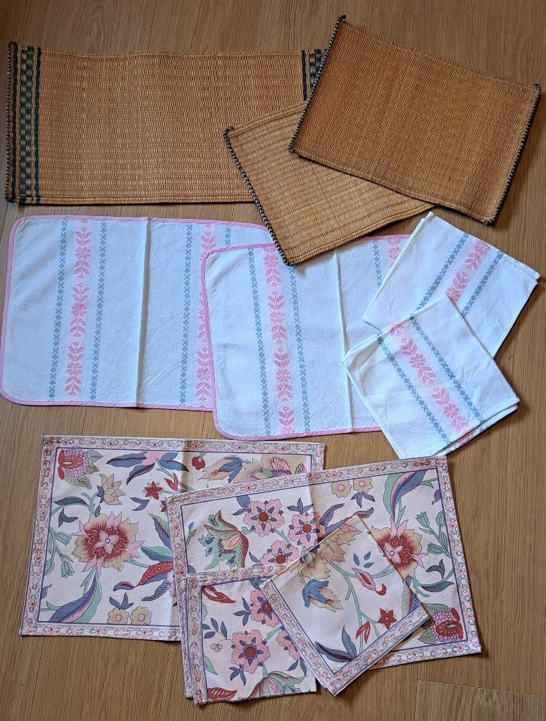 Nombreux Sets de table, Maison & Meubles, Cuisine | Linge de cuisine, Comme neuf, Set de table, Autres couleurs, Enlèvement ou Envoi