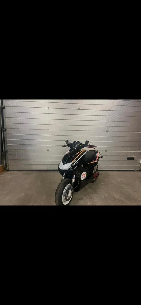 Aerox race scooter, Fietsen en Brommers, Ophalen, Zo goed als nieuw, Aerox