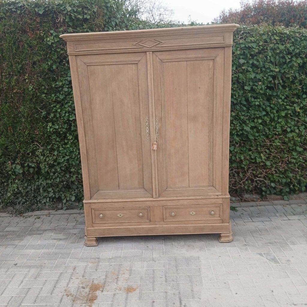 gezandstraalde eiken halkast, Enlèvement