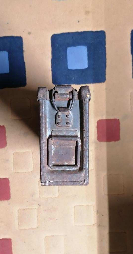 WO2 MG Duitse militaire zaak, Verzamelen, Militaria | Tweede Wereldoorlog, Overige soorten, Kist of Geocache, Verzenden