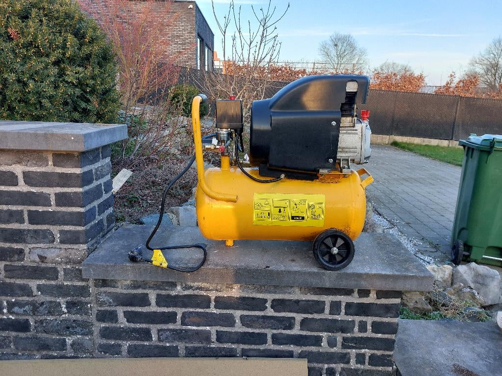 compressor Ironside IRC 25-310, Doe-het-zelf en Bouw, Compressors, Ophalen, Gebruikt, 6 tot 10 bar, 200 tot 400 liter/min