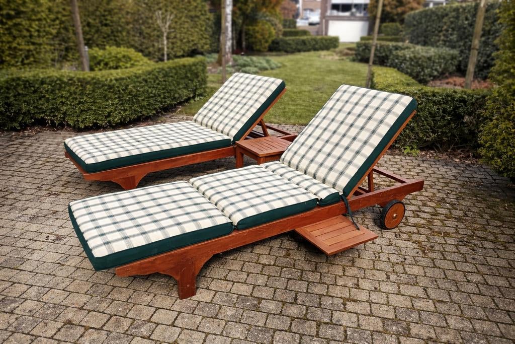 2 Tribù design ligstoelen + tafeltje in teak, Jardin & Terrasse, Chaises longues, Enlèvement