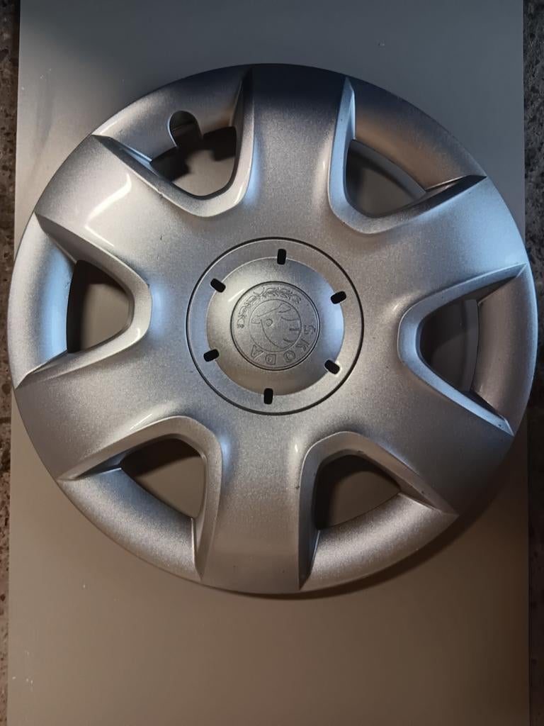 1 enjoliveur skoda en 15 pouces., Enlèvement