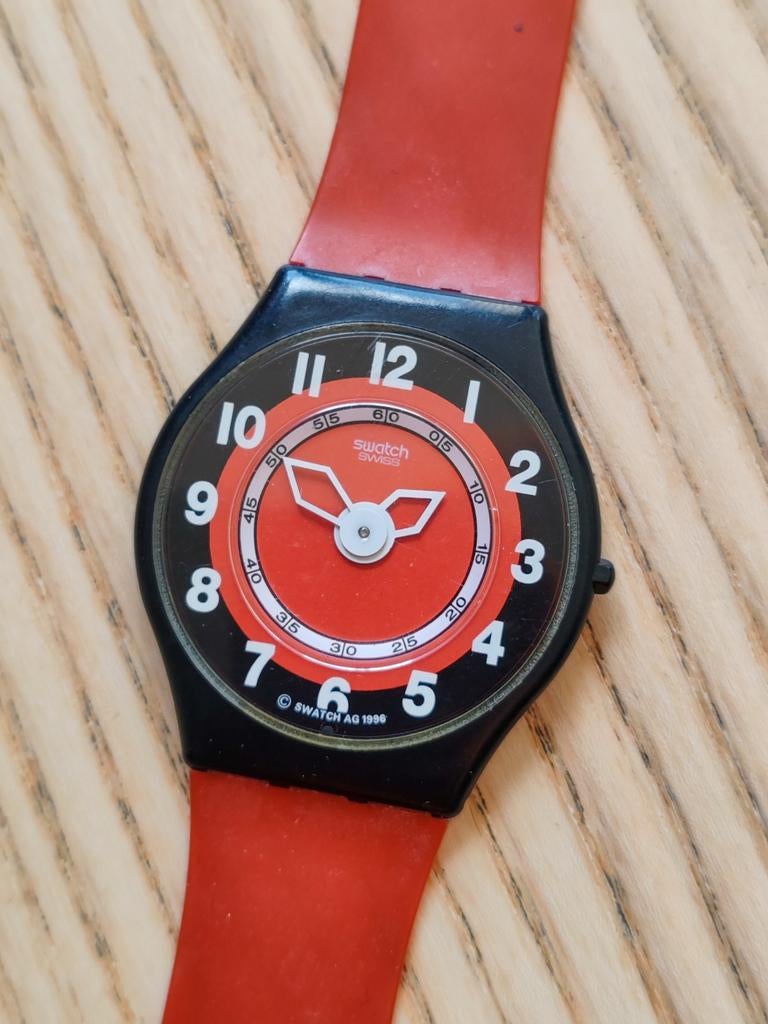 Swatch Skin Rosso Corsa 1996, Bijoux, Sacs & Beauté, Enlèvement