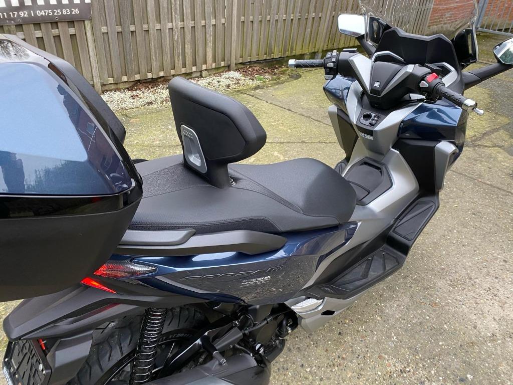 zadel honda forza, Motos, Enlèvement, Utilisé