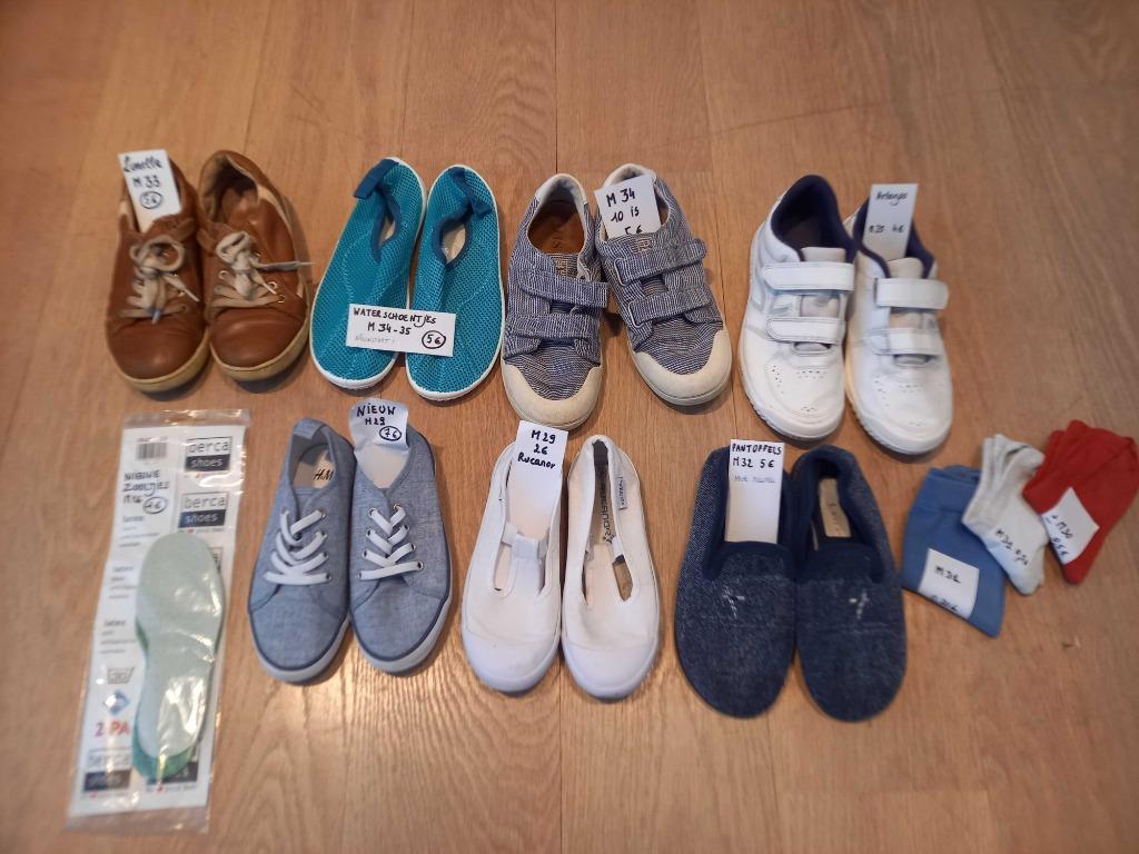 Jongensschoenen en kousen Maat 26 tem 35, Schoenen, Ophalen of Verzenden, Zo goed als nieuw, Jongen