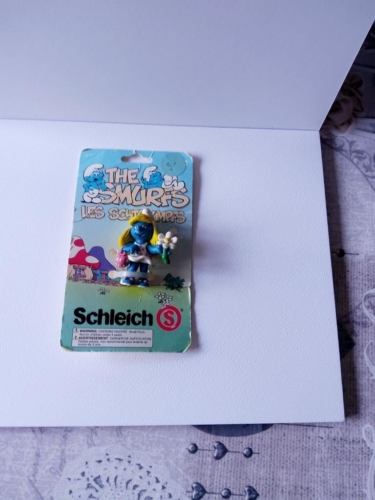 Schtroumpfette avec fleur, Collections, Schtroumpfs, Enlèvement ou Envoi, Utilisé, Schtroumpfette, Poupée, Figurine ou Peluche