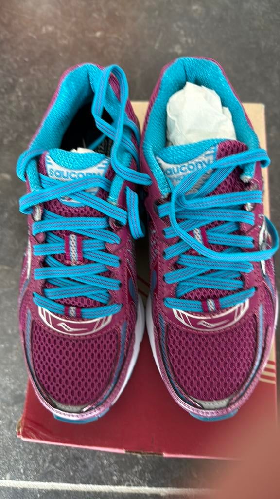 Nieuwe Saucony loopschoenen maat 36, Ophalen of Verzenden, Nieuw, Saucony