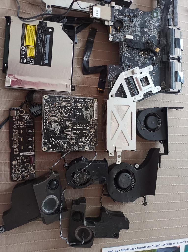 Lot de pièces détachées d'un iMac 21,5 pouce mid 2011, Informatique & Logiciels, Disques durs, Utilisé