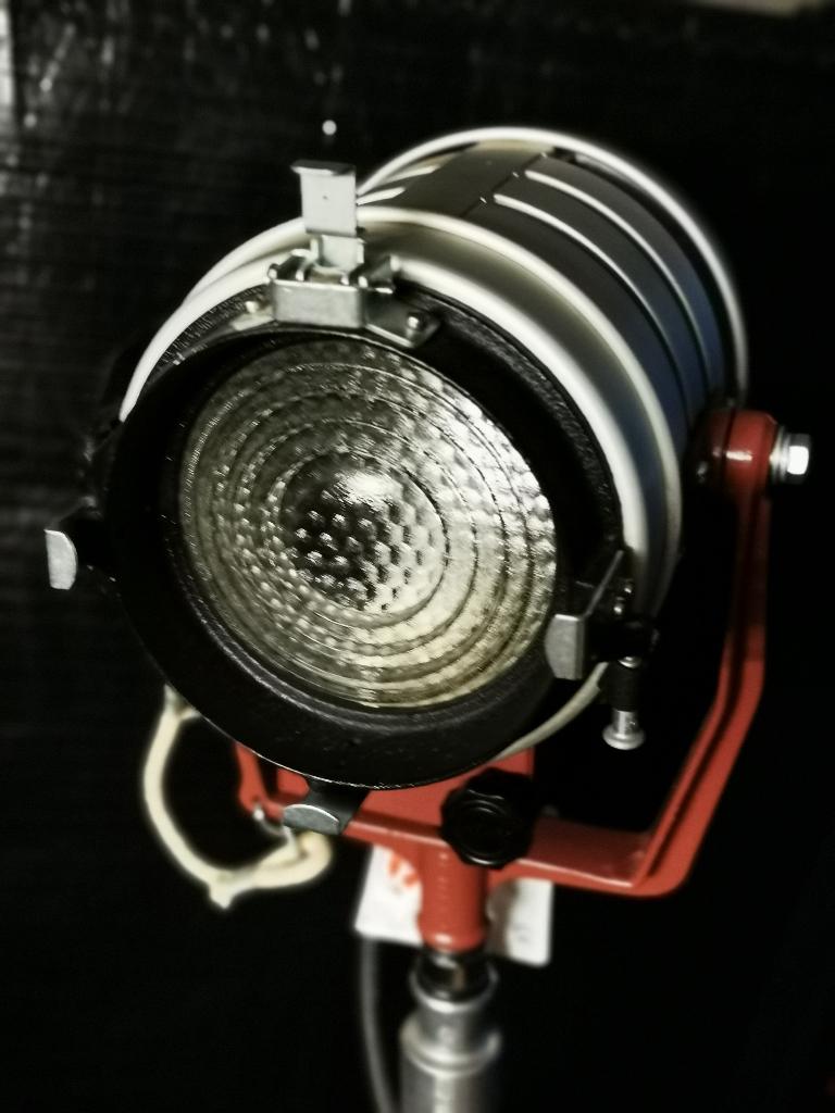 PROJECTEUR MOLE-RICHARDSON TWEENIE 2/PIED/ PRIX CASSÉ !!, Enlèvement, Comme neuf, Lampe ou Kit de flash