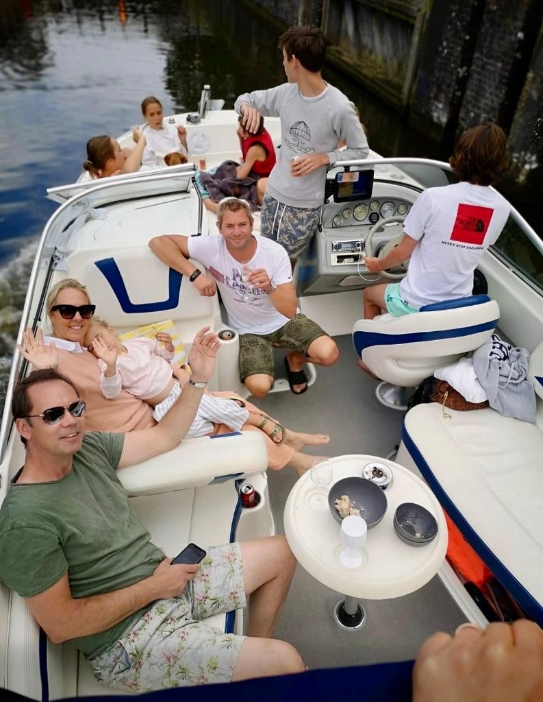 Boot Bayliner 219 Deckboat, Watersport en Boten, Ophalen, Gebruikt, Binnenboordmotor, 6 meter of meer