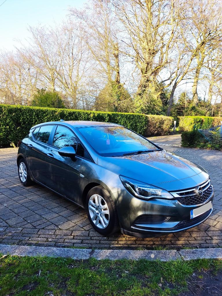 Opel Astra K / 5 deurs / 1.6 CDTI / 2018 / Navigatie, Voorwielaandrijving, Stof, Euro 6, Electronic Stability Program (ESP)