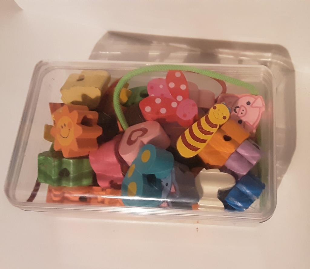 Grosse  perles en bois djeco 2/3ans, Enfants & Bébés, Envoi, Utilisé, Autres types