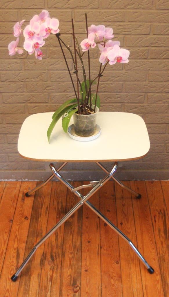 Bijzettafeltje Met Wit Formica Blad / Opplooibaar / Jaren 60, Enlèvement, Comme neuf, Vintage / Jaren 60