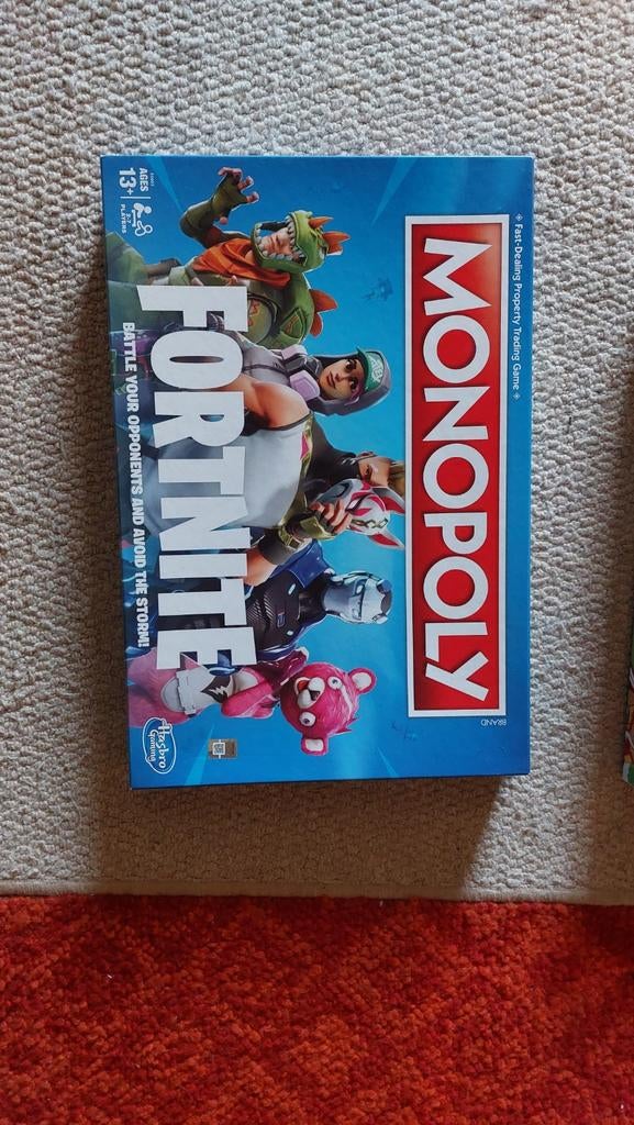 Monopoly Fortnite editie, Vijf spelers of meer, Ophalen, Zo goed als nieuw, HASBRO
