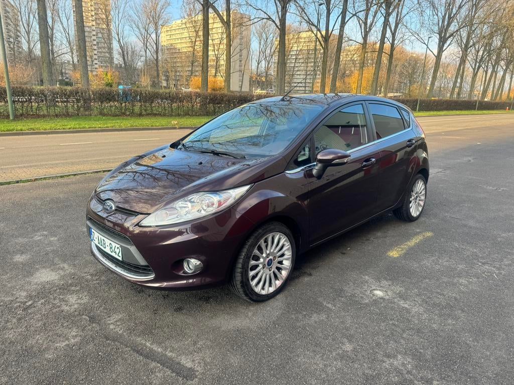 Ford Fiesta 2012 Essence AUTOMATIQUE 120000lm, Rouge, Euro 5, Achat, Entreprise
