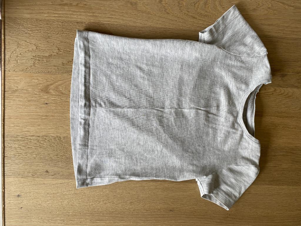 grijze t-shirt van Hema maat 98/104, Gebruikt, Meisje, Ophalen of Verzenden, Shirt of Longsleeve