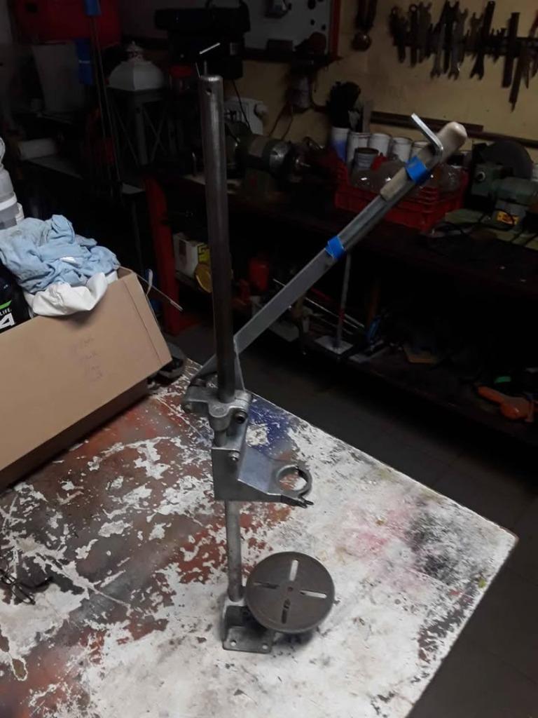 standaard voor boormachine, Ophalen, Gebruikt, Variabele snelheid, Kolomboormachine