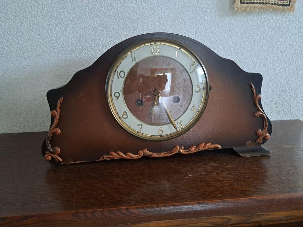 Mooie klok voor op kast, Enlèvement