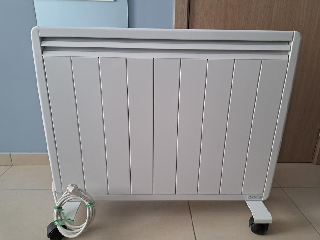 Radiateur à inertie. En couleur crème. La marque : Aterno., Bricolage & Construction, Chauffage & Radiateurs, Enlèvement, Haut rendement (HR)