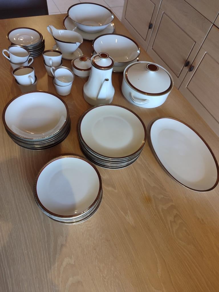 Vaisselle Winterling Marktleuthen Bavaria complète 8 pièces, Antiquités & Art, Antiquités | Services (vaisselle) complet, Enlèvement