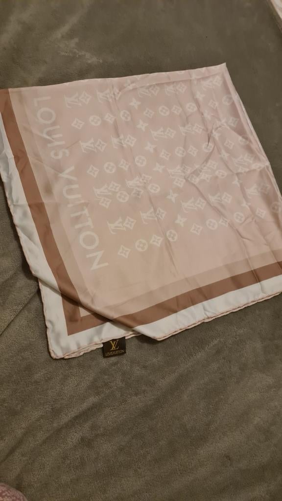 Foulard luxe Femme, Vêtements | Femmes, Enlèvement ou Envoi