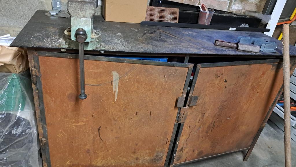 METALEN zware werkbank, Doe-het-zelf en Bouw, Werkbanken, Ophalen, Bankschroef