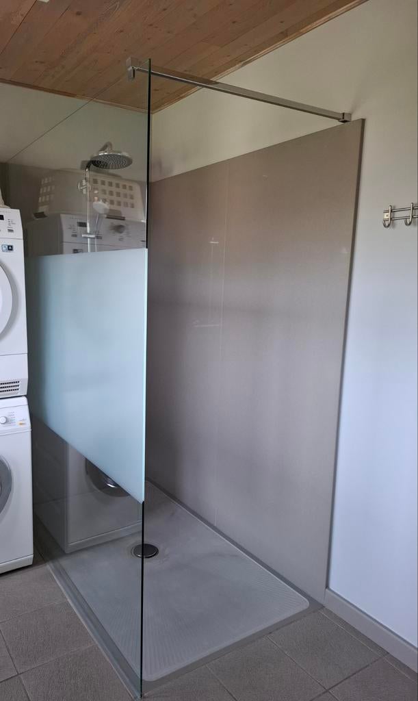GLAZEN DOUCHE-WAND IN VEILIGHEIDSGLAS en DOUCHEKRAAN, Doe-het-zelf en Bouw, Sanitair, Zo goed als nieuw, Douche, Glas, Ophalen
