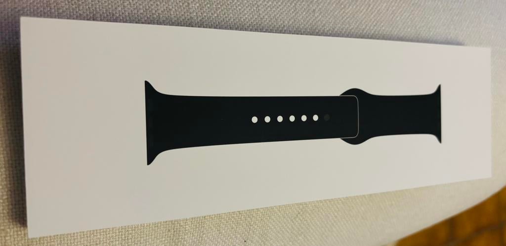 Apple Watch bandje van 46 mm - zwart - nieuw, Handtassen en Accessoires, Smartwatches, Ophalen of Verzenden, Zo goed als nieuw
