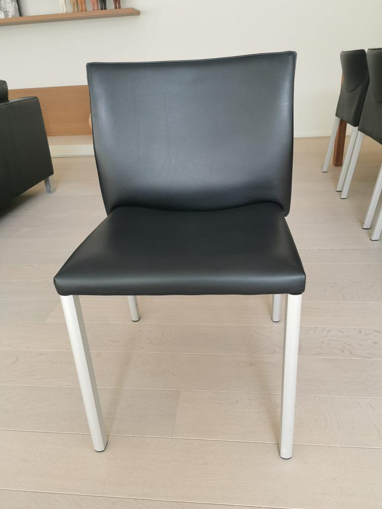 8 zwarte leren stoelen Leolux, prijs per stuk, Huis en Inrichting, Stoelen, Ophalen