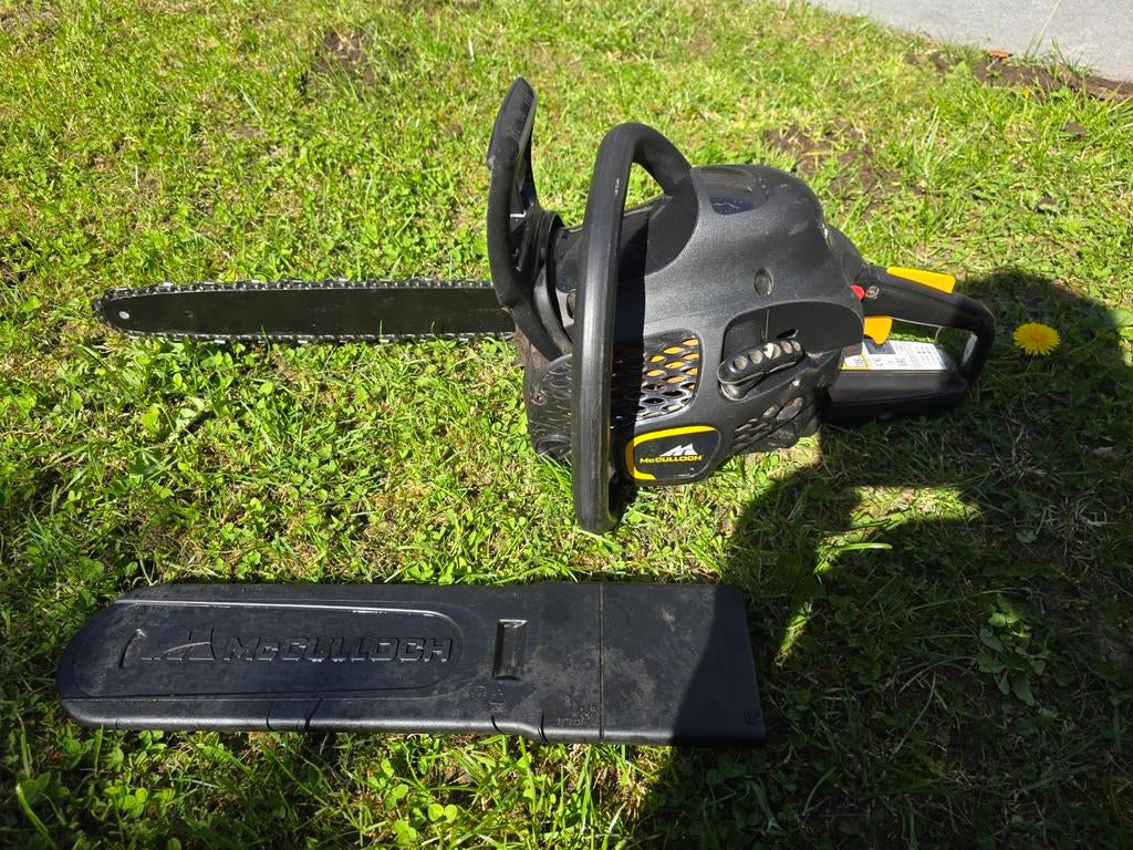 McCulloch CS42S kettingzaag

benzine, Ophalen, Kettingzaag