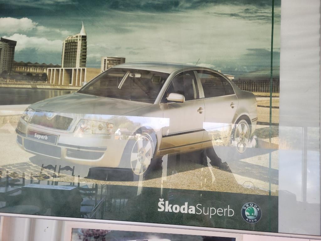 Zeldzame poster Skoda Superb 2001 Format Concession 60x90, Overige merken, Divers, Ophalen, Gelezen
