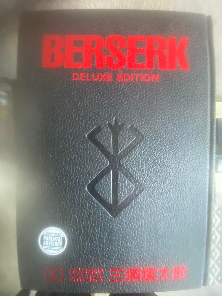 Livres/Tomes 1-8 berserk deluxe edition dark horse, Livres, Enlèvement, Comme neuf