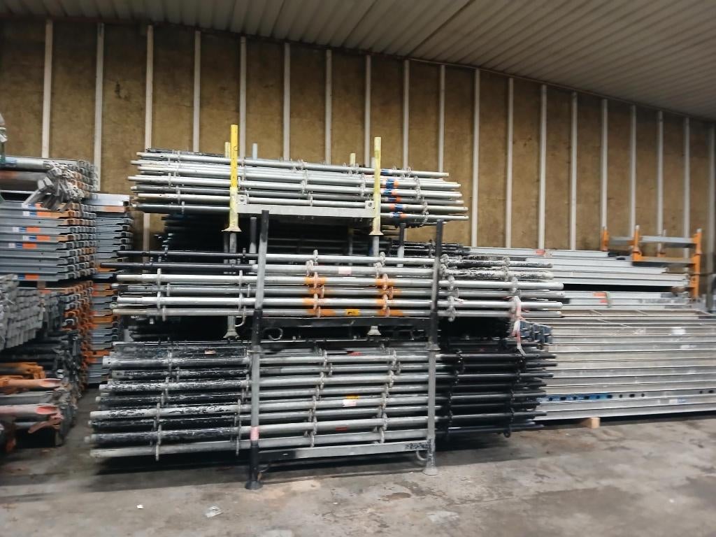 Echafaudage Altrad MJ Scafom (compatible avec Layher), Bricolage & Construction, Échafaudages, Utilisé, Échafaudage de toiture