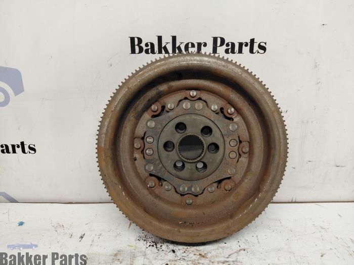 Dubbele massa vliegwiel van een Audi A3, Auto-onderdelen, Motor en Toebehoren, Audi, Gebruikt, 3 maanden garantie